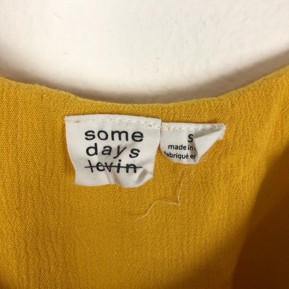 Revolve Somedays Lovin Wrap Around Tie Crop Tank Top Size Small Golden Yellow - Picture 5 of 8